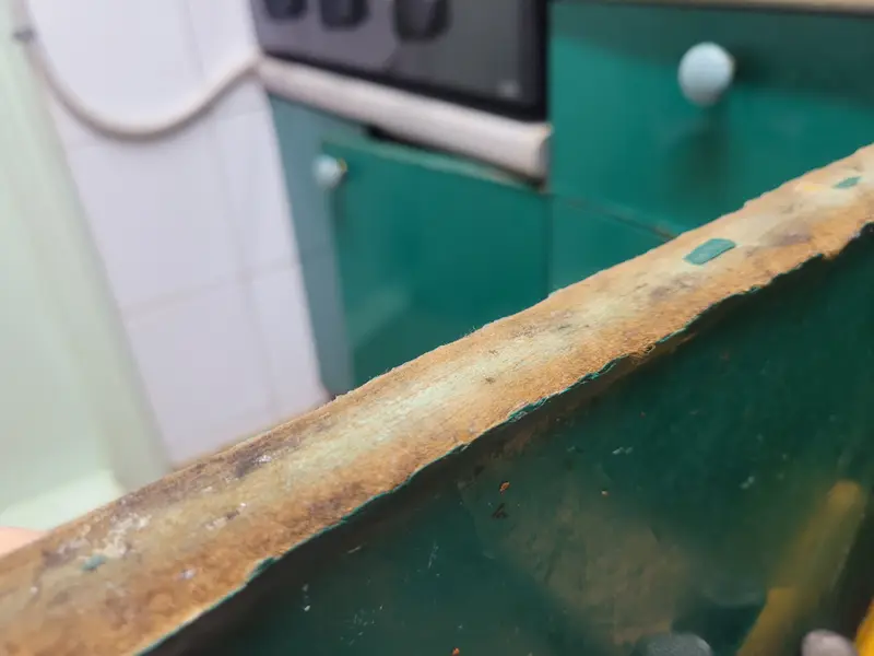 싱크대 문짝 처짐 · 수리 시공 사진 4